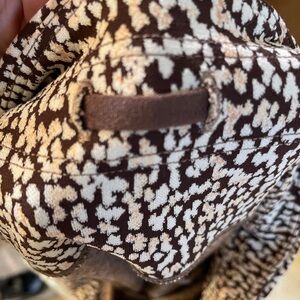 Athleta Brown and Cream leopard print leggings